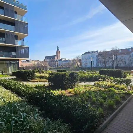 Nad Rzeka 72, Rynek 500 M * Breslavia